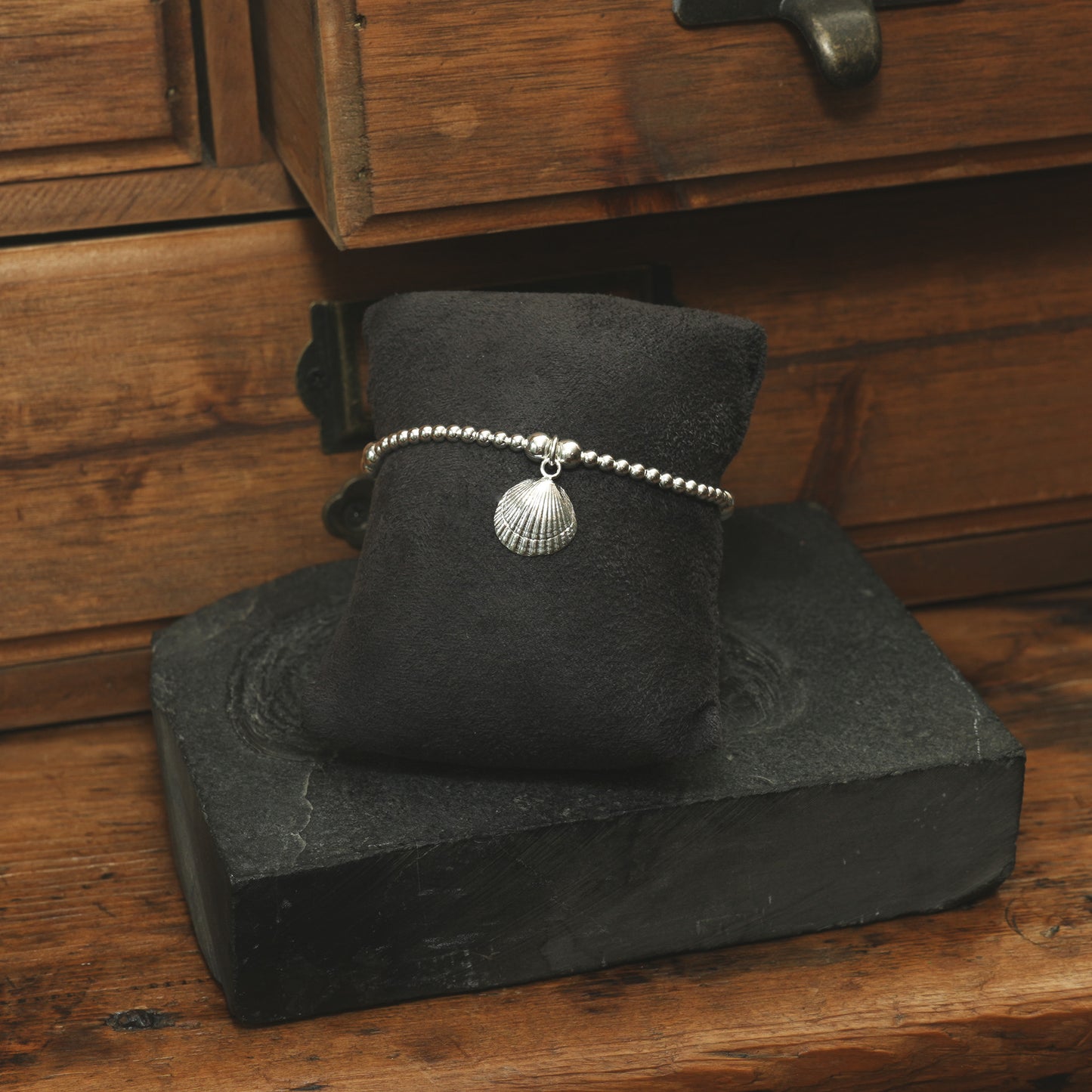 Cockle Shell Charm Stretch Sterling Silver Bracelet