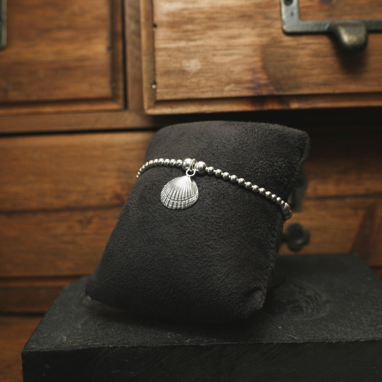 Cockle Shell Charm Stretch Sterling Silver Bracelet