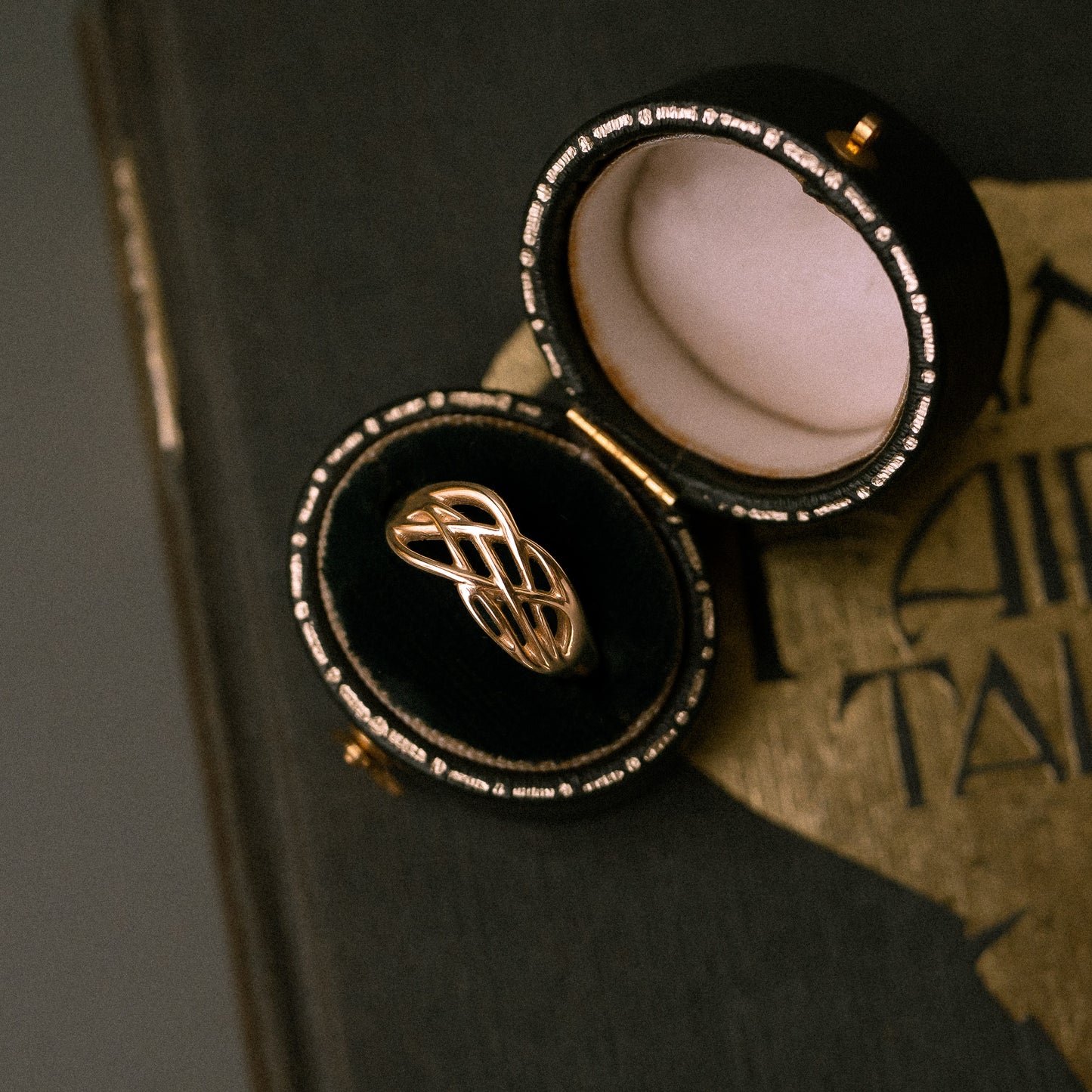 Celtic Gold Ring in vintage box