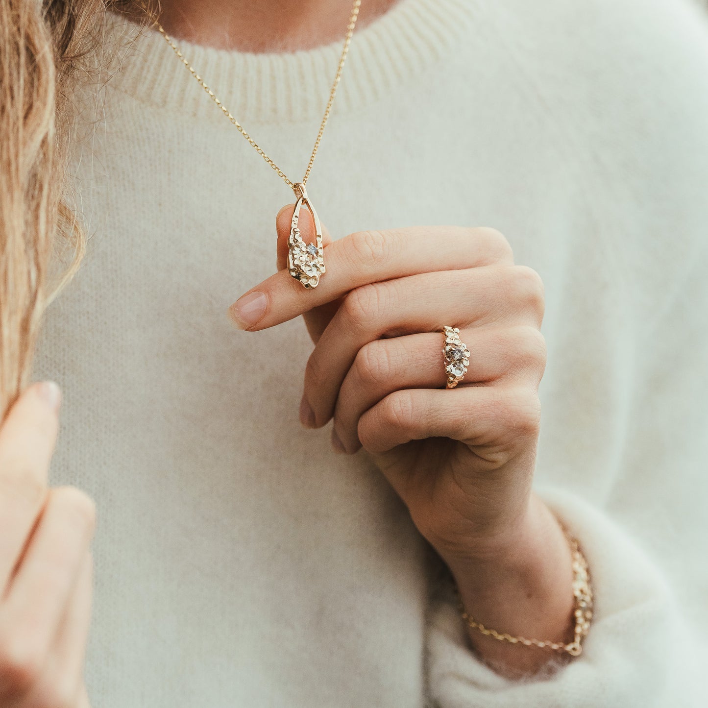 Barnacle Gold Pendant Necklace with Salt and Pepper Diamond