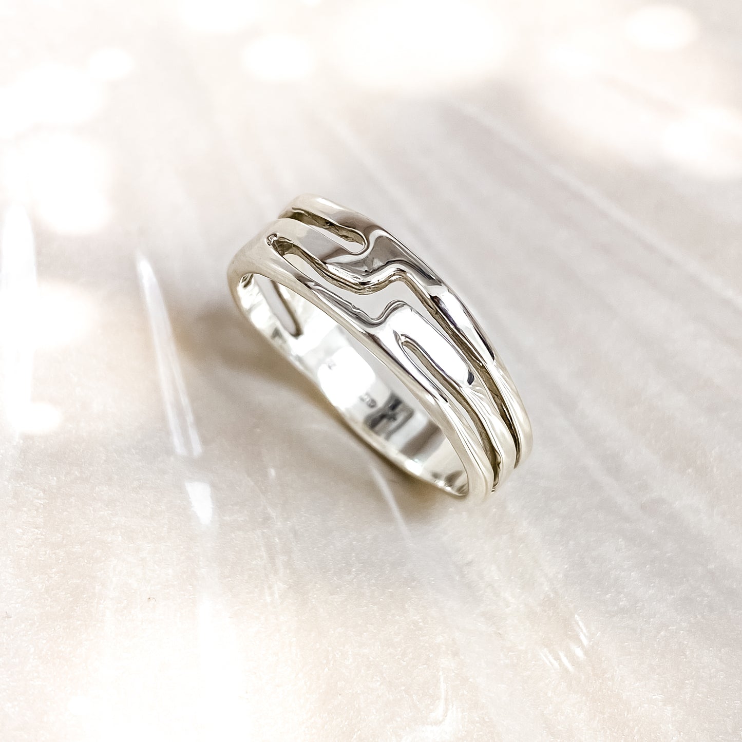 Gold Narrow Strata Ring - Yellow, Rose or White Gold
