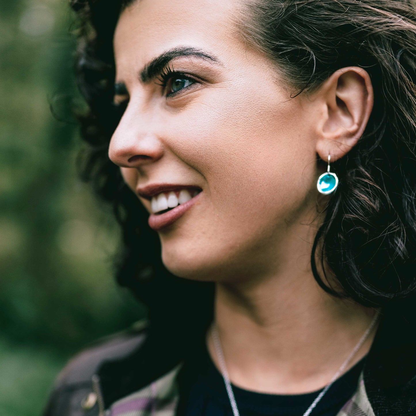 'Carrick Bay' Blue Silver Droplet Dangle Earrings