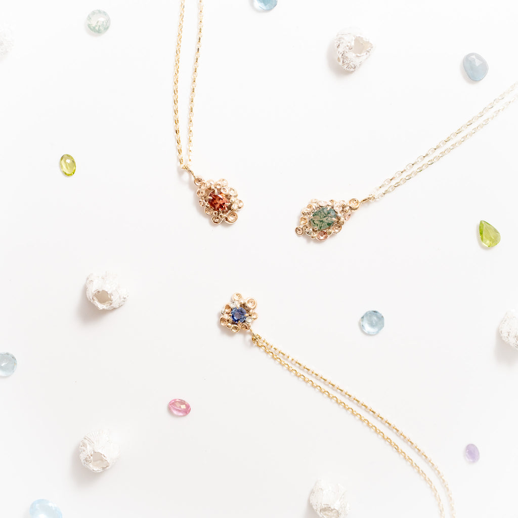 Barnacle Gold Pendant Necklace with Sapphire