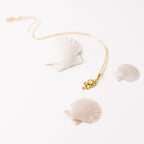 Barnacle Gold Pendant Necklace with Opal