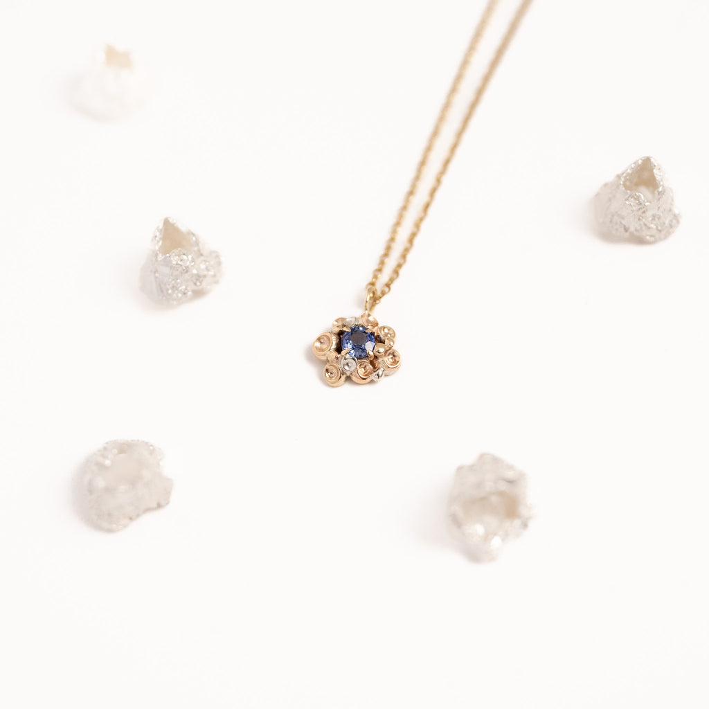 Barnacle Gold Pendant Necklace with Sapphire