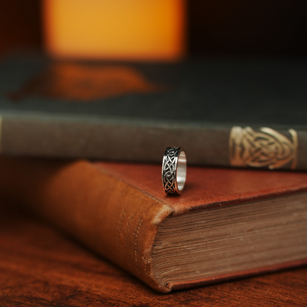 Ulican - Archibald Knox Celtic Knot work inspired Narrow Ring