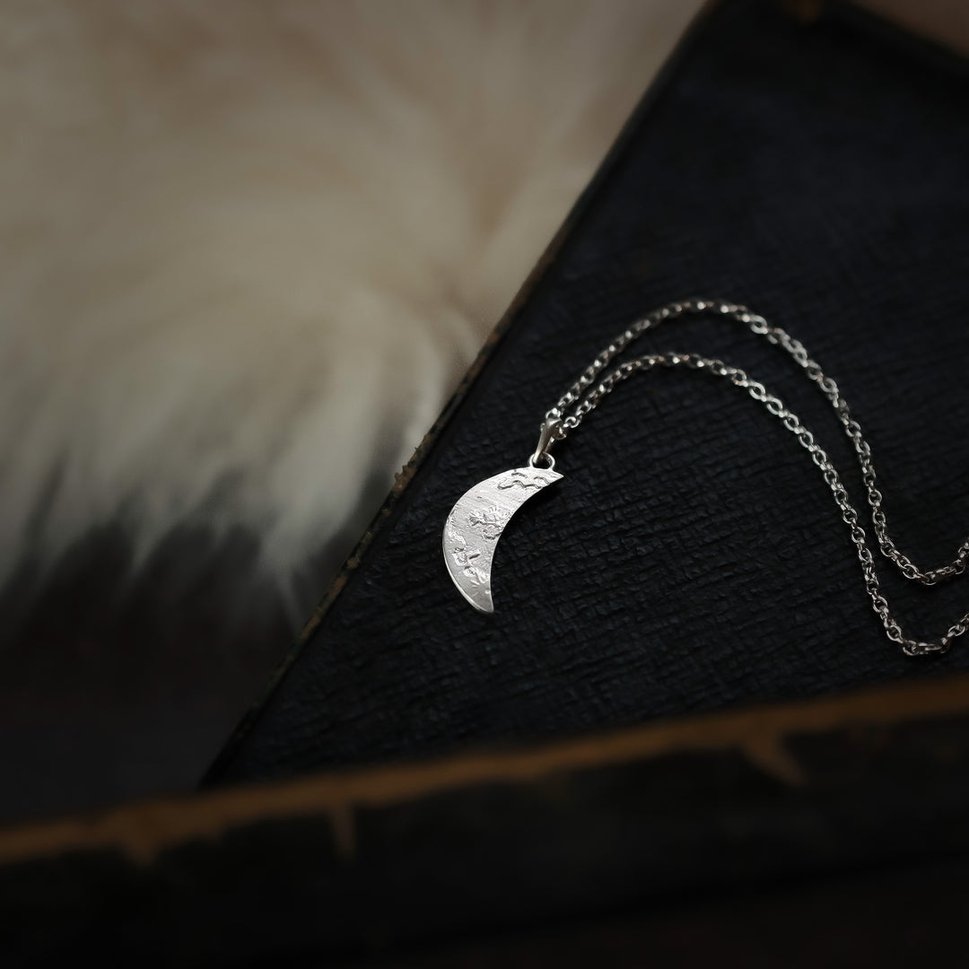 Sterling silver deals crescent moon necklace