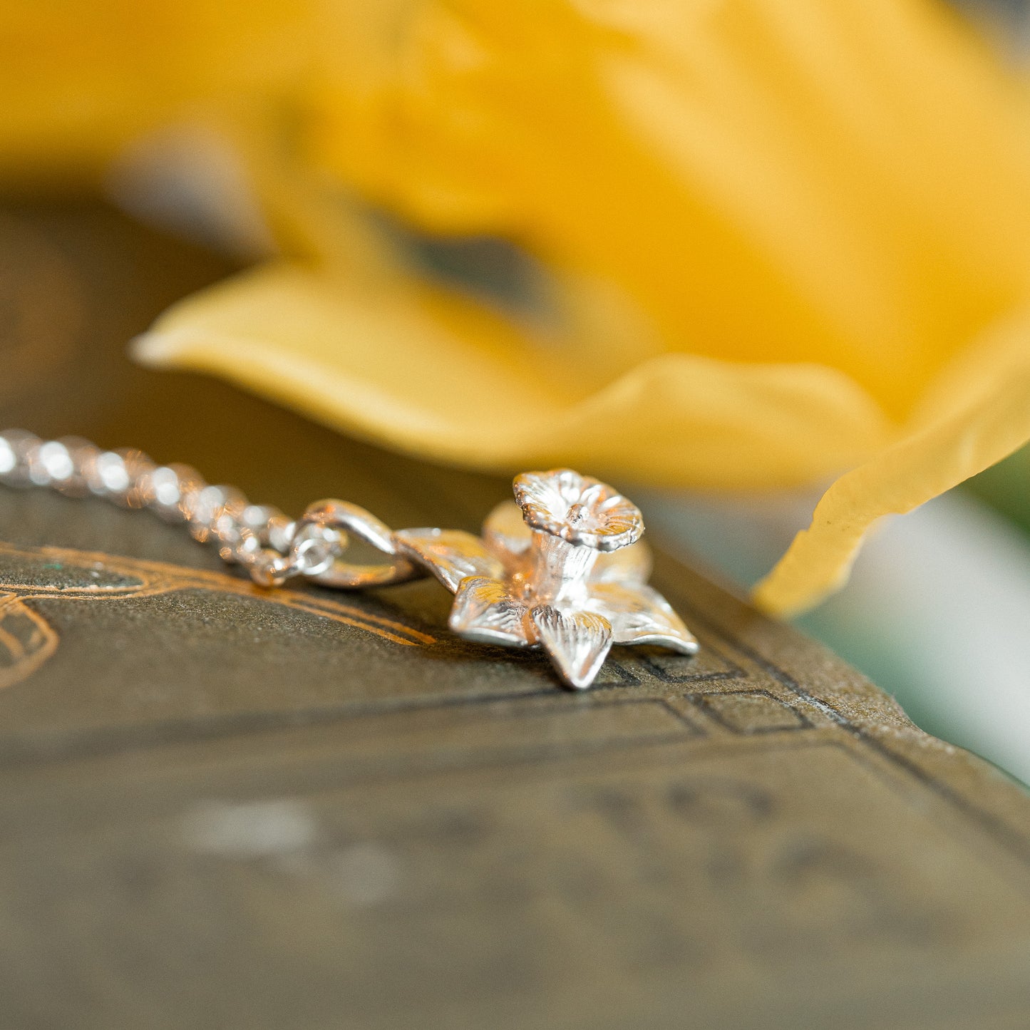 Silver Daffodil Necklace