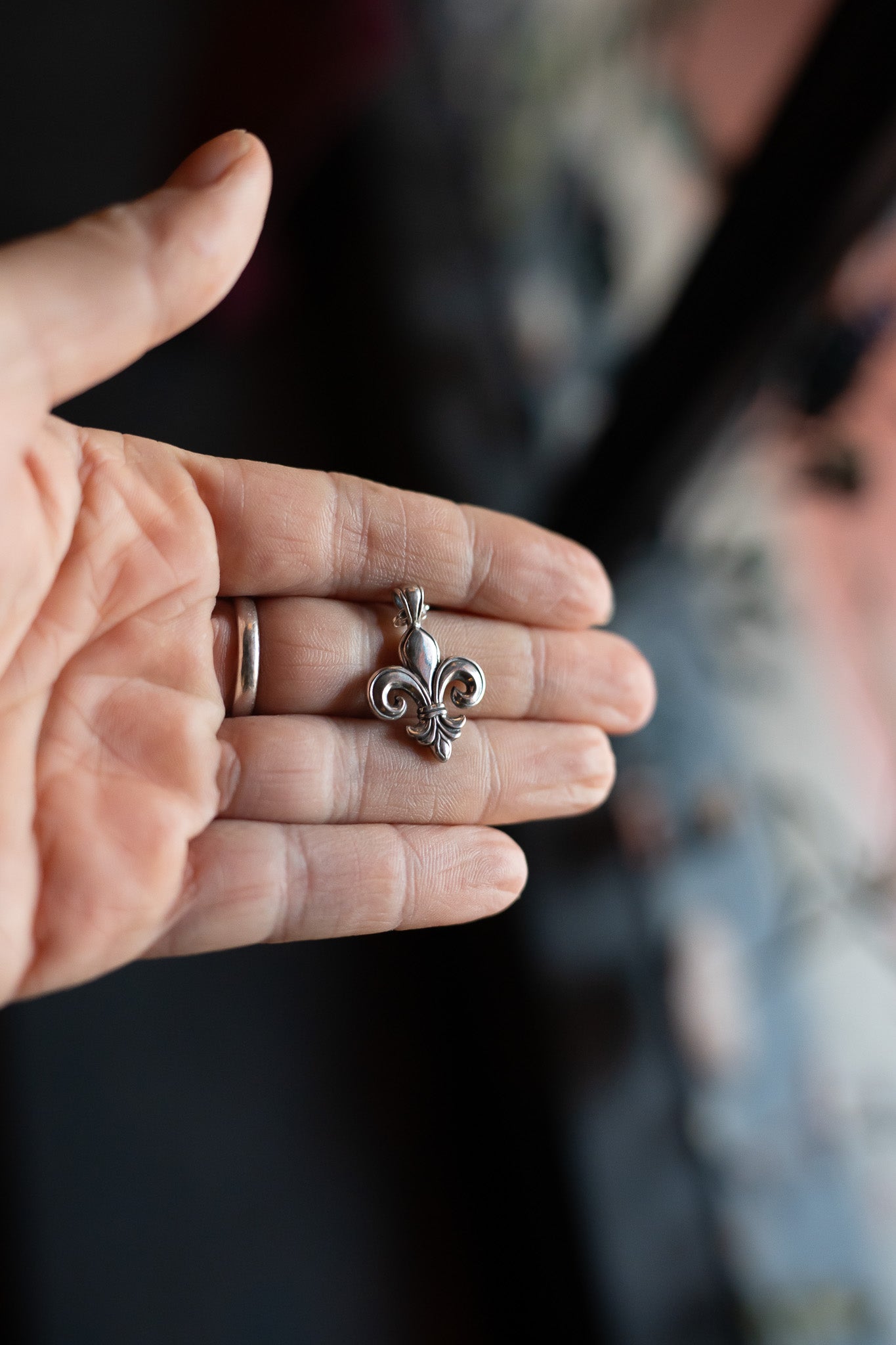 Fleur-de-lis Silver Pendant Necklace