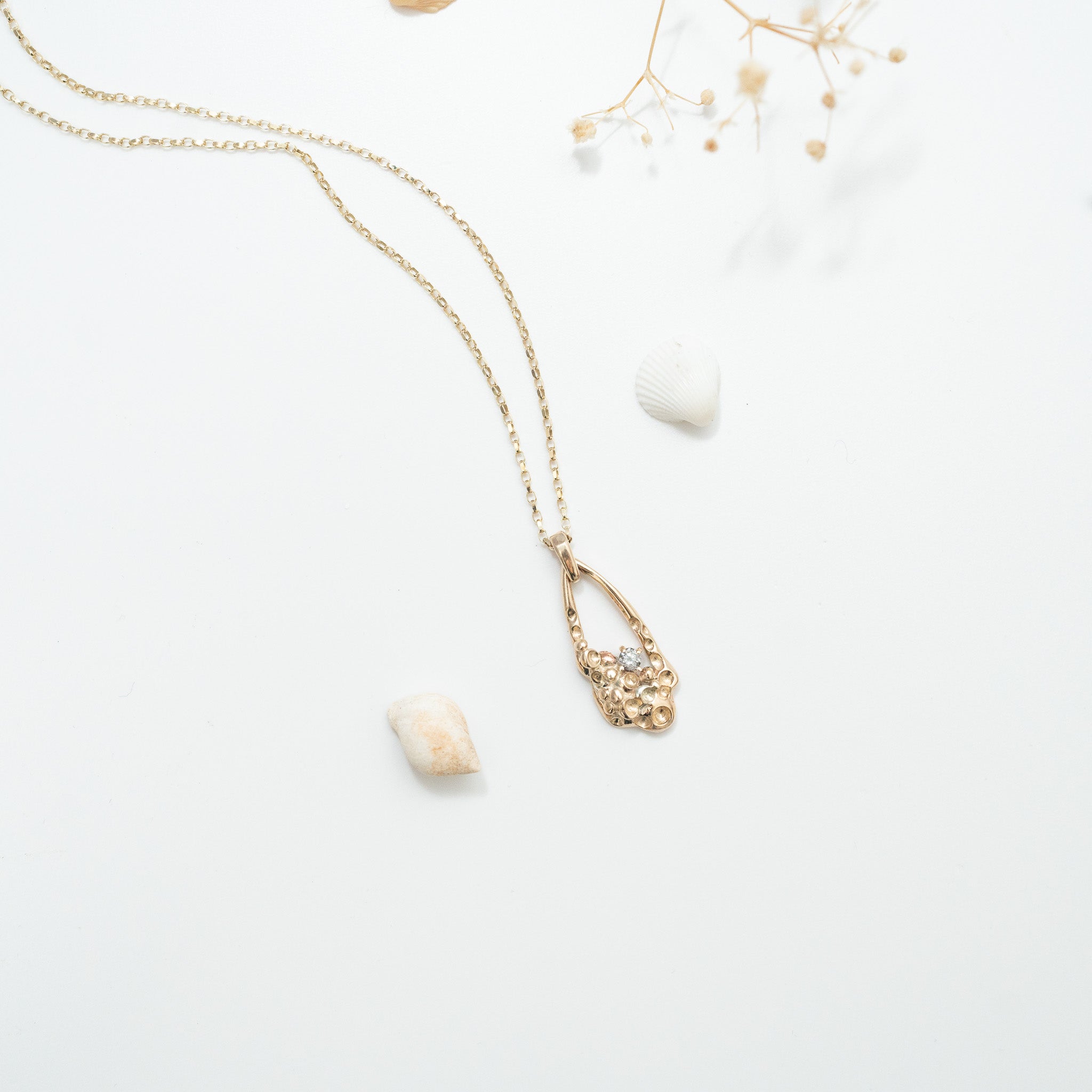 Barnacle Gold Pendant Necklace with Salt and Pepper Diamond