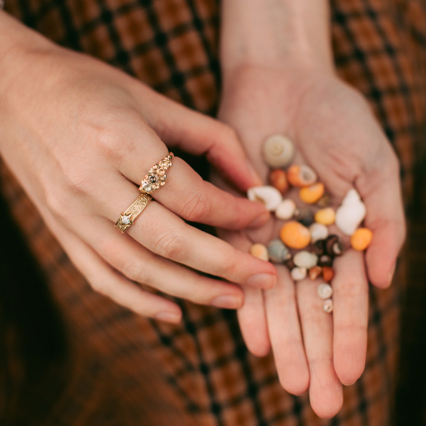 Barnacle Gold Ring with Salt and Pepper Diamond