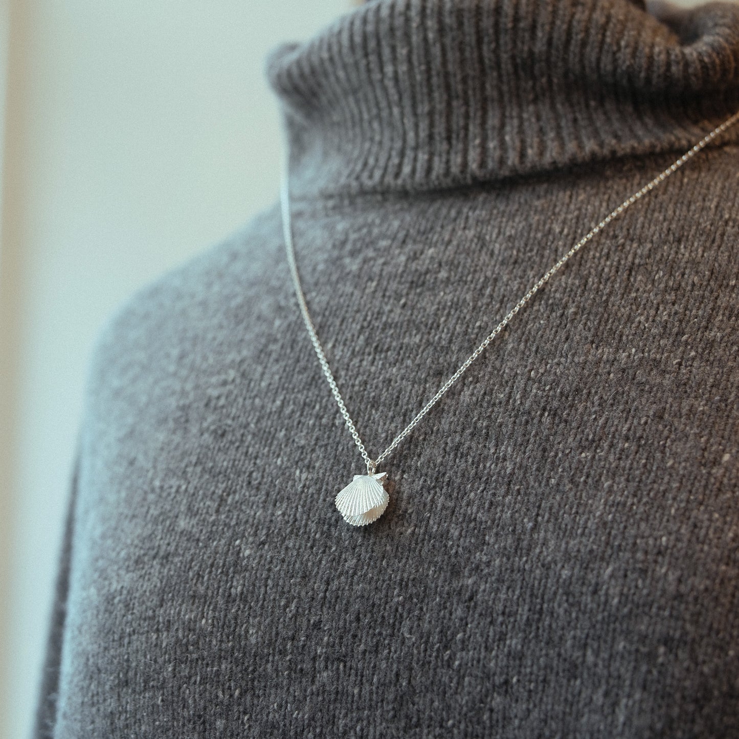 Silver Double Scallop Shell Necklace with Freshwater Pearl