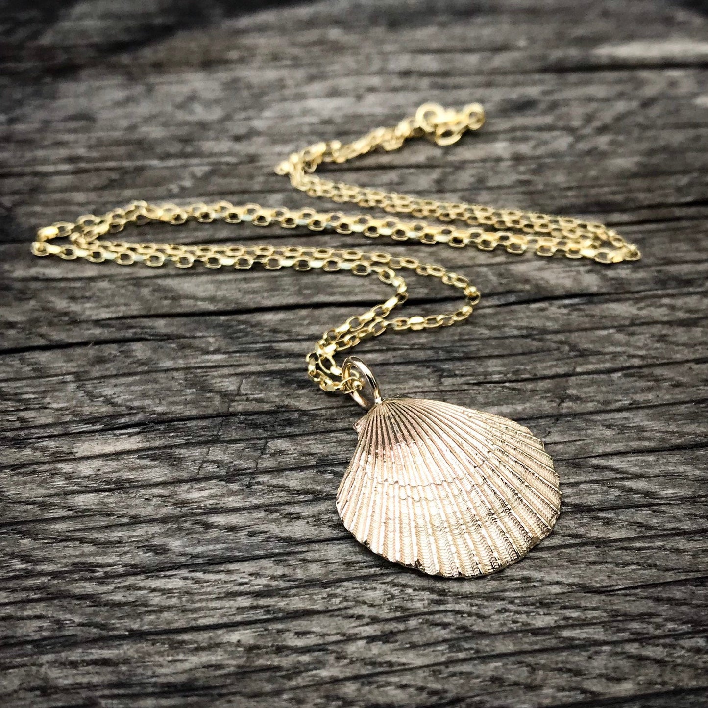 Gold 'Queenie' Scallop Shell Necklace