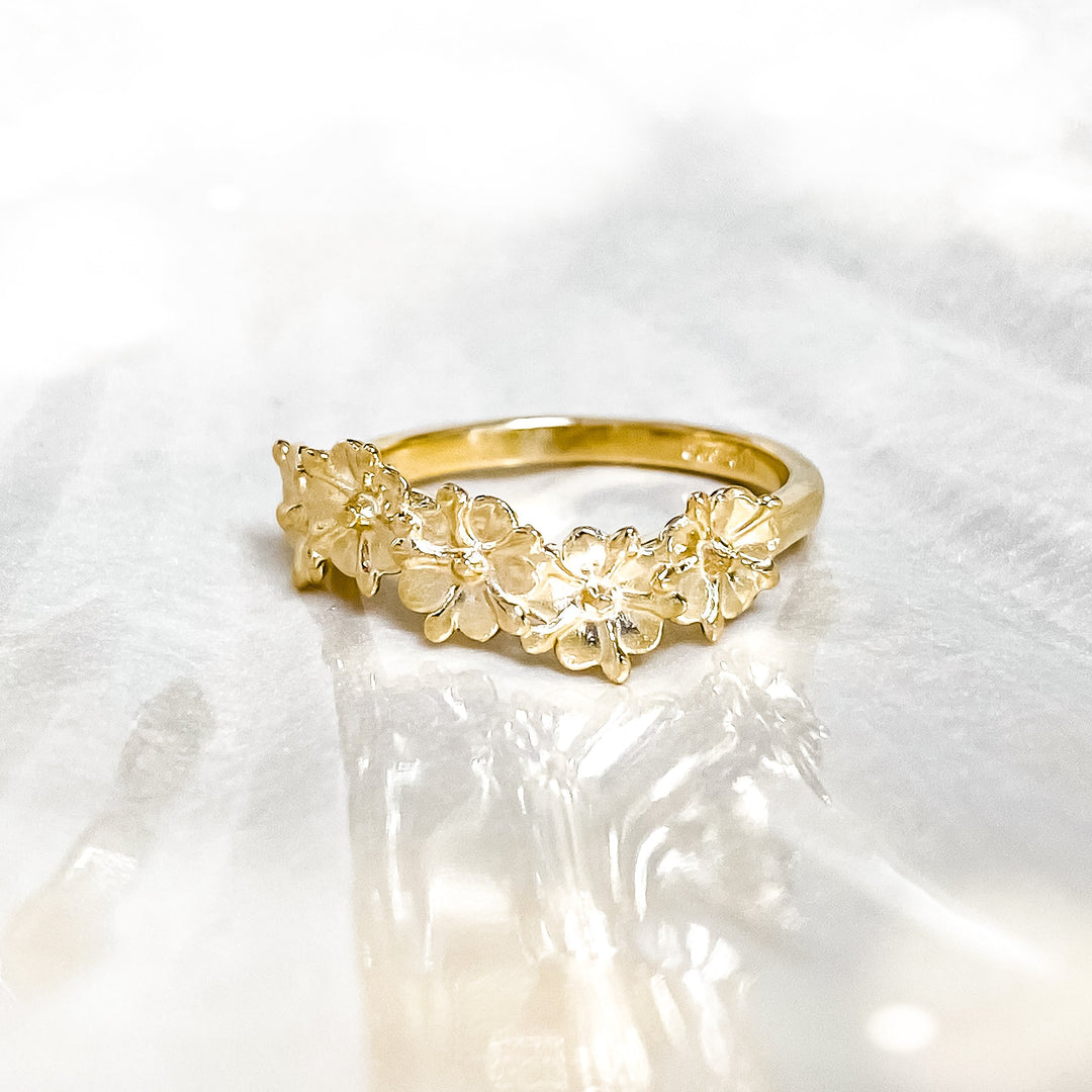 Gold Elderflower Wave Ring – Element Isle