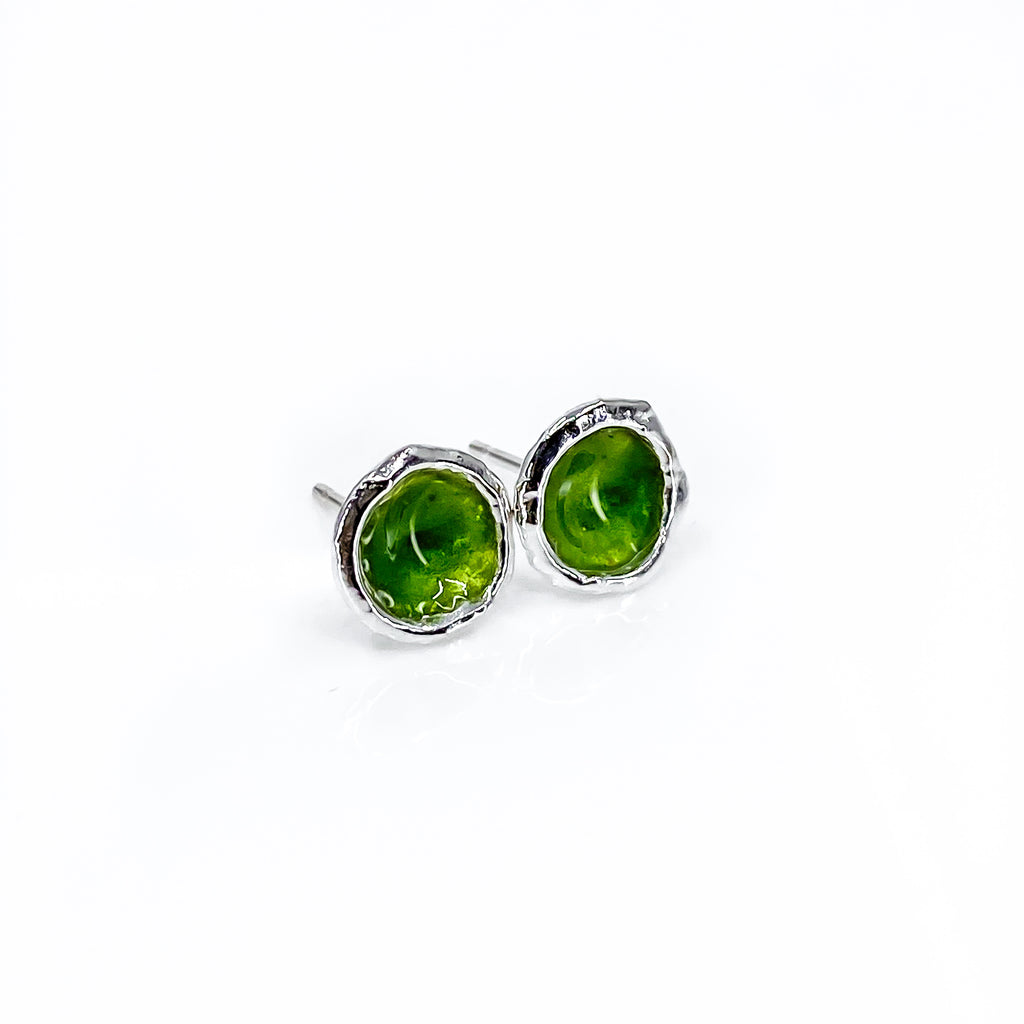 'Hidden Glen' Green Silver Droplet Stud Earrings